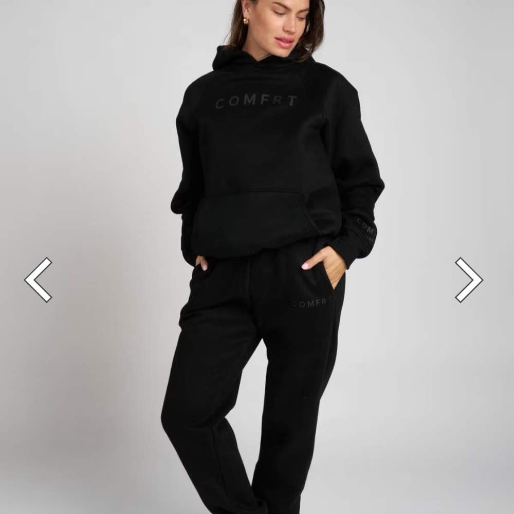Comfrt Women's Black Hoodie